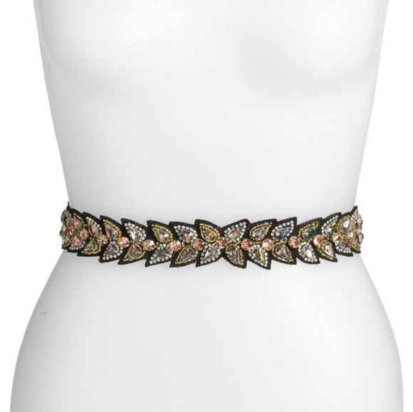 Natasha Couture Accessories - NWOT Natasha Couture crystal belt